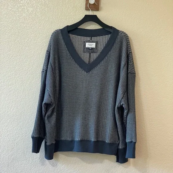 American Eagle Outfitters Big Hug V-Neck Waffle‎ Knit Sweatshirt Oversized Sz S - Picture 2 of 10